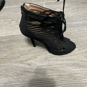 Heels size 5
